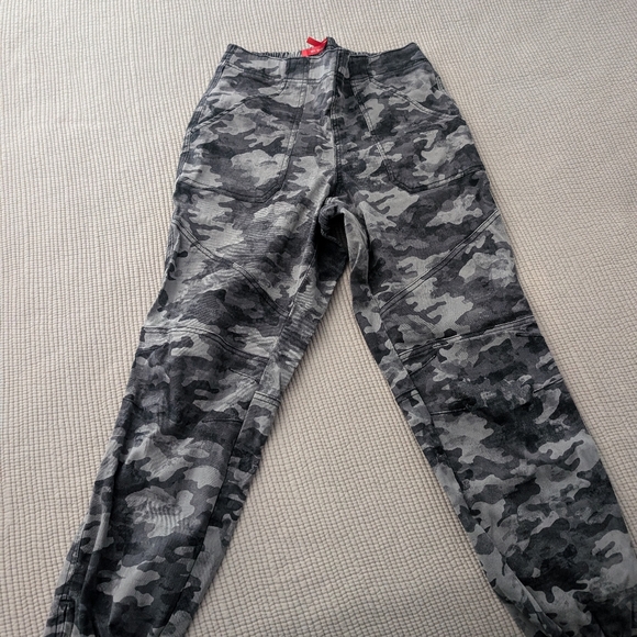 Spanx camo joggers - Picture 2 of 4